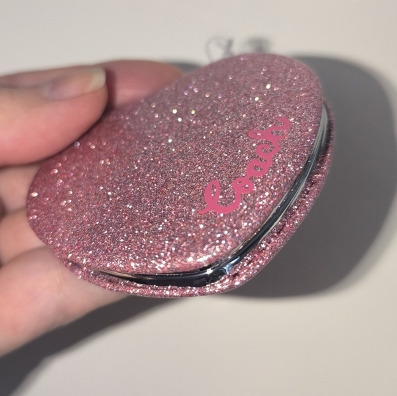 Coach Compact Heart Mirror Pink Glitter - Picture 11 of 17